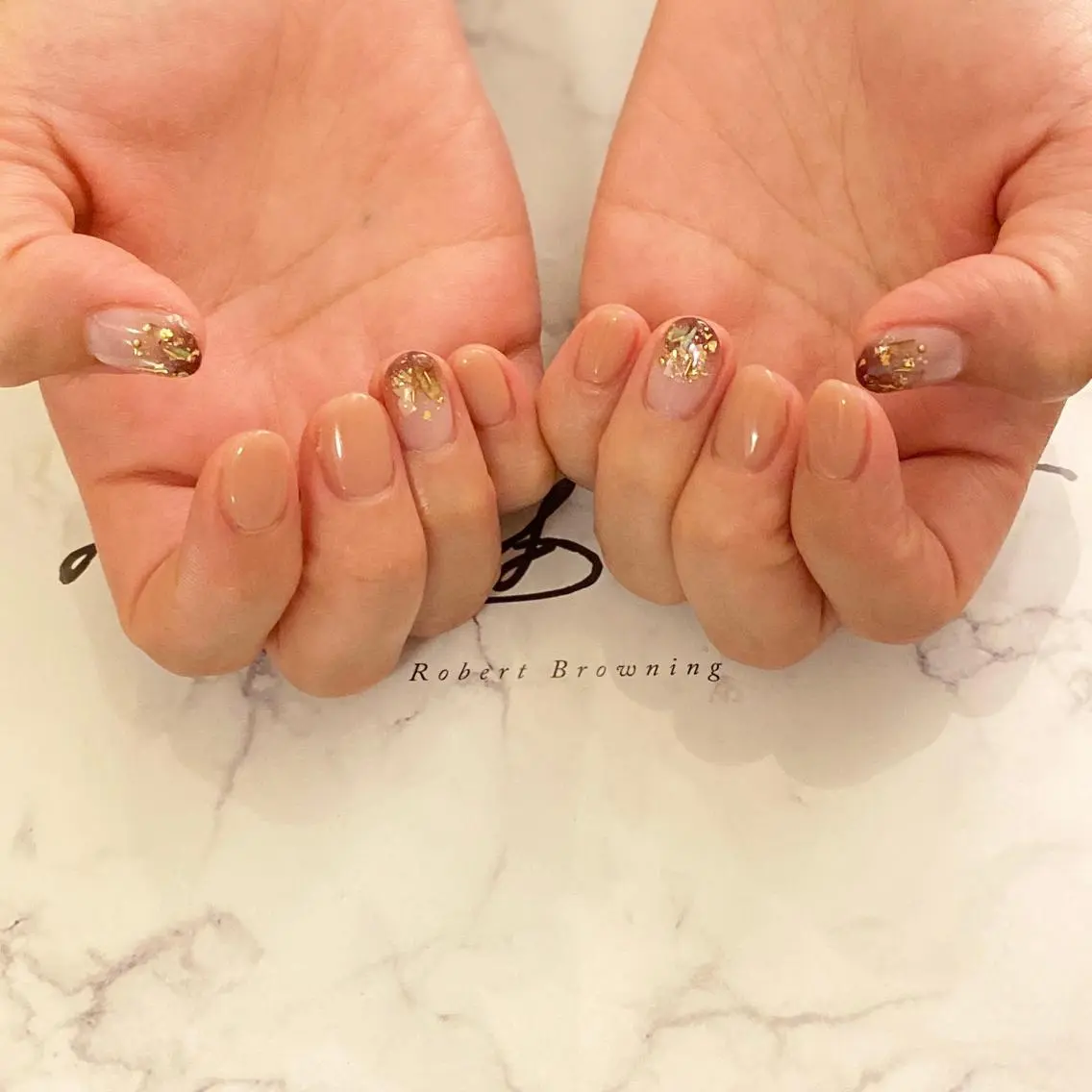 ショート カラー パーマ ヘアアレンジ ネイル マツエク・マツパ アイブロウ ショートヘア ショートネイル シンプルネイル ease NAIL SALONのネイルデザイン
