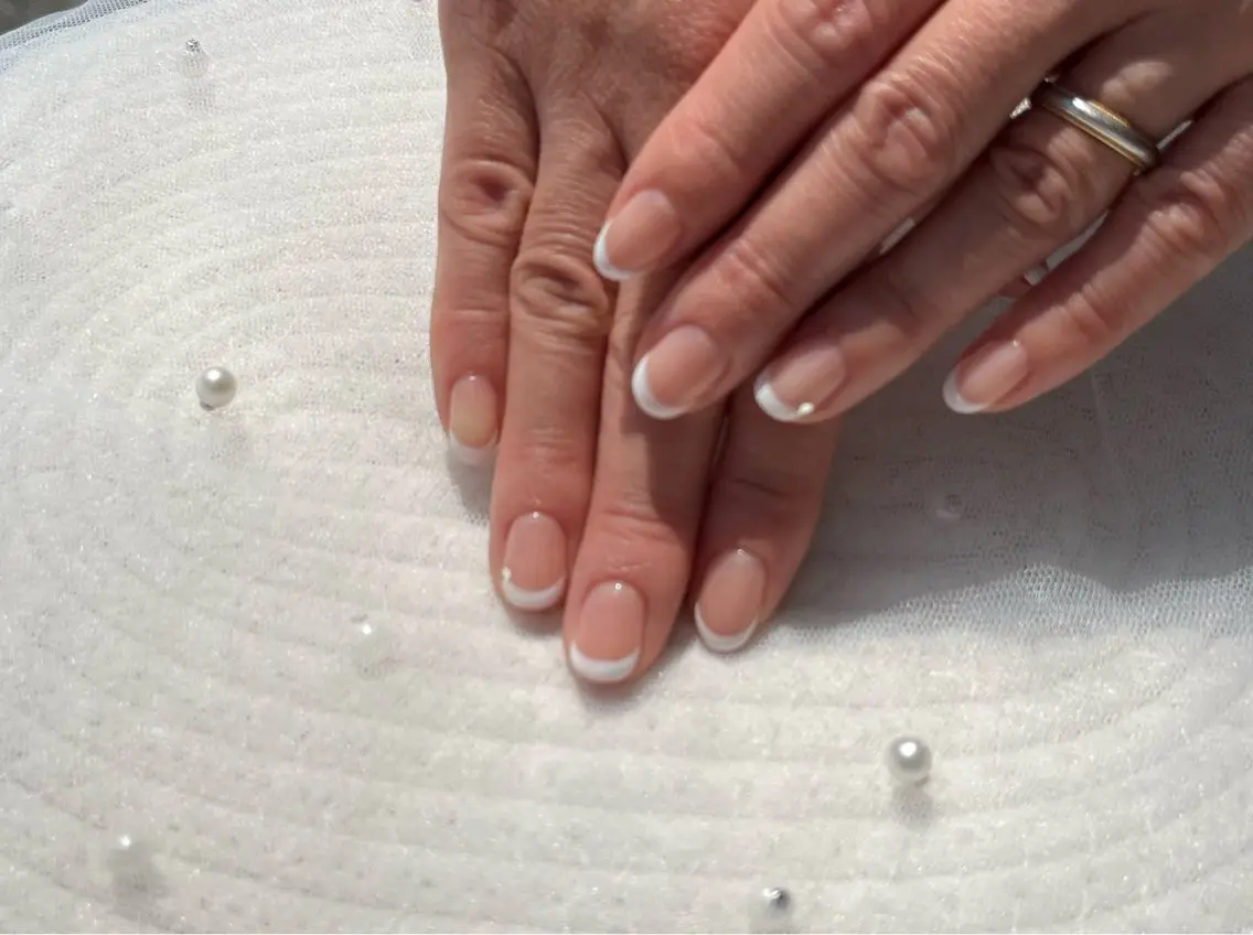 ネイル フレンチネイル ジェルネイル ラメ(グリッター) ストーンネイル nail.add. miyukiのネイルデザイン