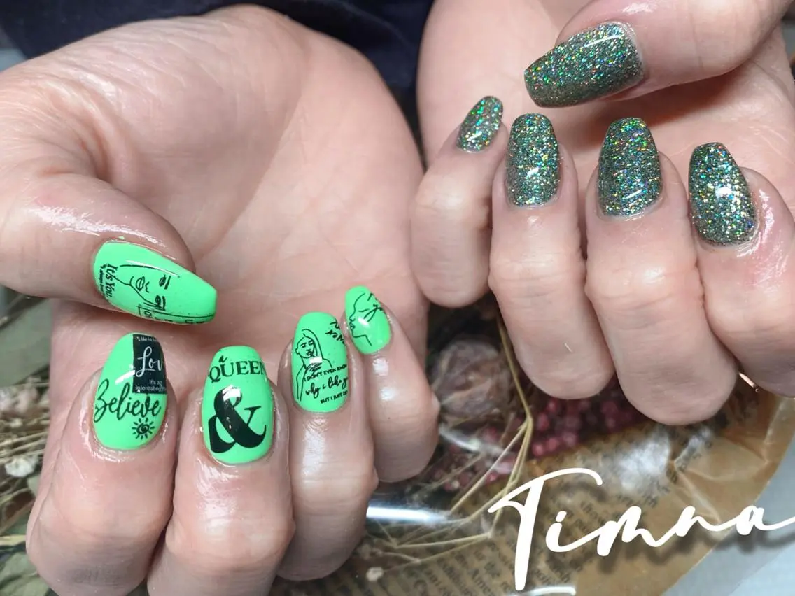 ミディアム ハンドネイル NAILSALON 🍔Timna🍟のネイルデザイン