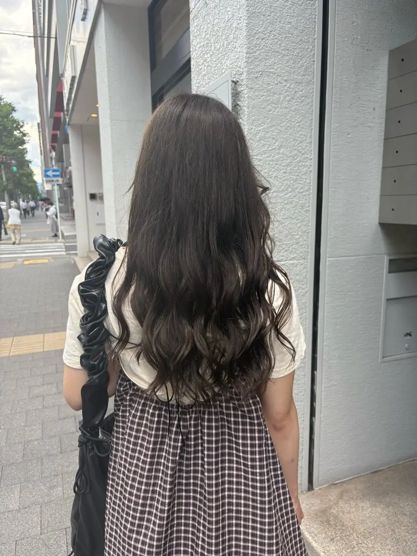 ロング カラー e.n.u烏丸 / ｲﾂｷのヘアスタイル