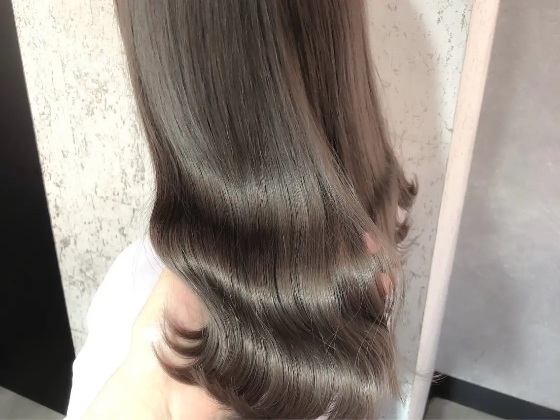 セミロング カット ヘアカラー トリートメント 🫧小顔顔周りカット レイヤー/縮毛/白倉のヘアスタイル
