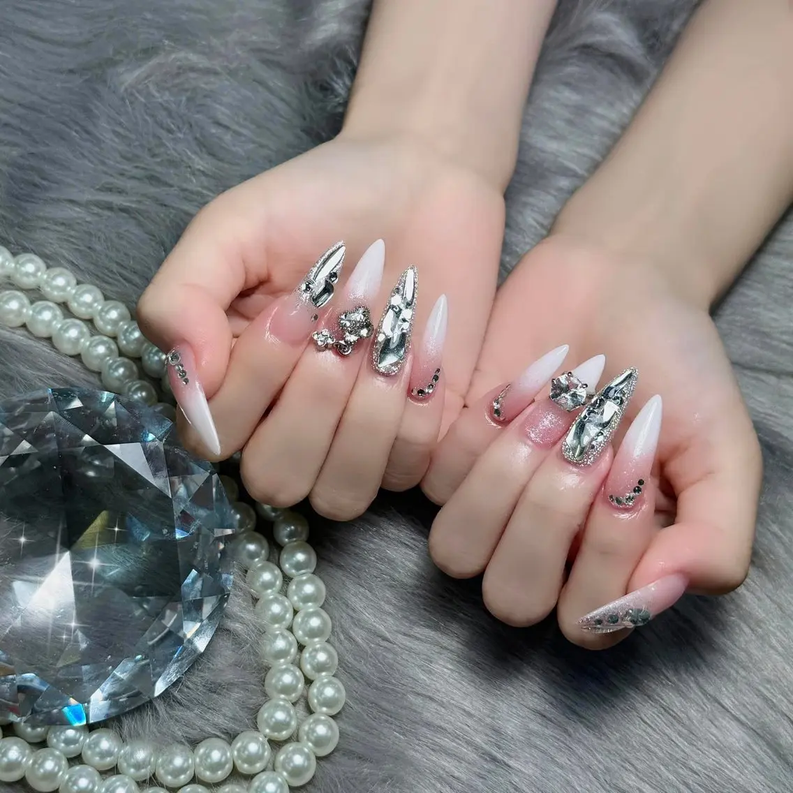 ネイル アートネイル ジェルネイル キラキラネイル 韓国ネイル 持ち込み ハンドネイル Nova Nailのネイルデザイン
