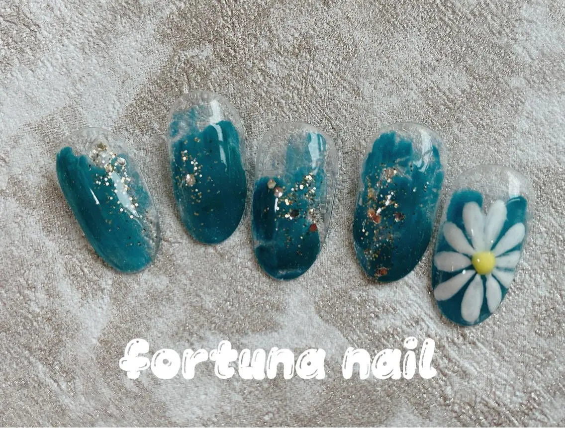 ネイル Nail •Head スパFortunaのネイルデザイン