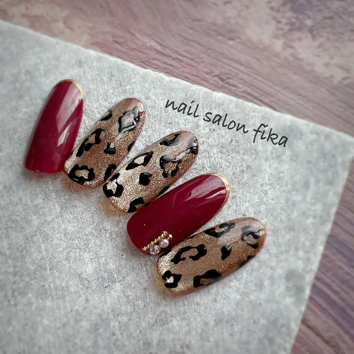 ネイル アニマル柄 マグネットネイル nail salon fikaのネイルデザイン