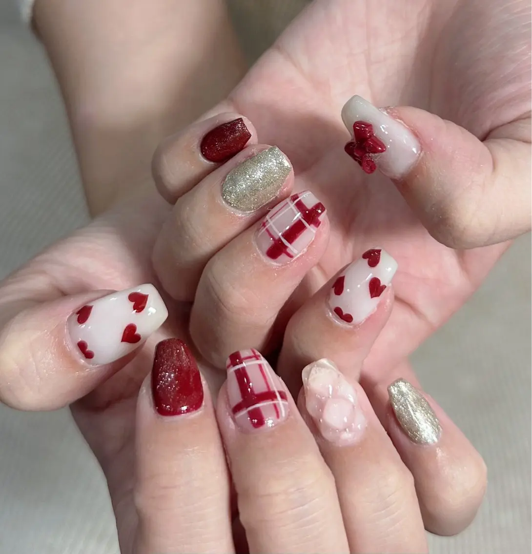 ネイル ハンドネイル フットネイル LAVISH nanamiのネイルデザイン