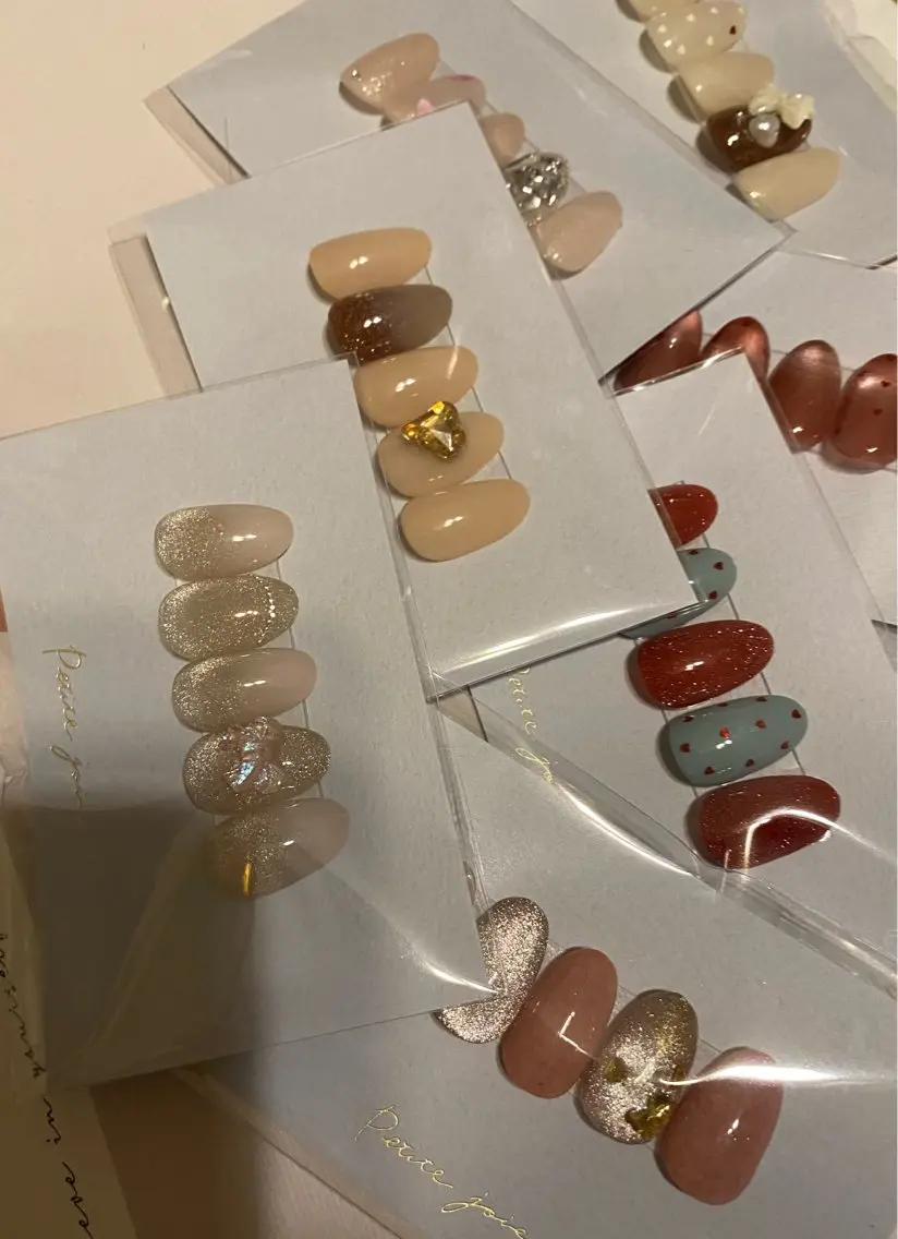 ✨オフ込み✨定額コース片手1つずつデザインから選べるコース♥️💅🏻の写真