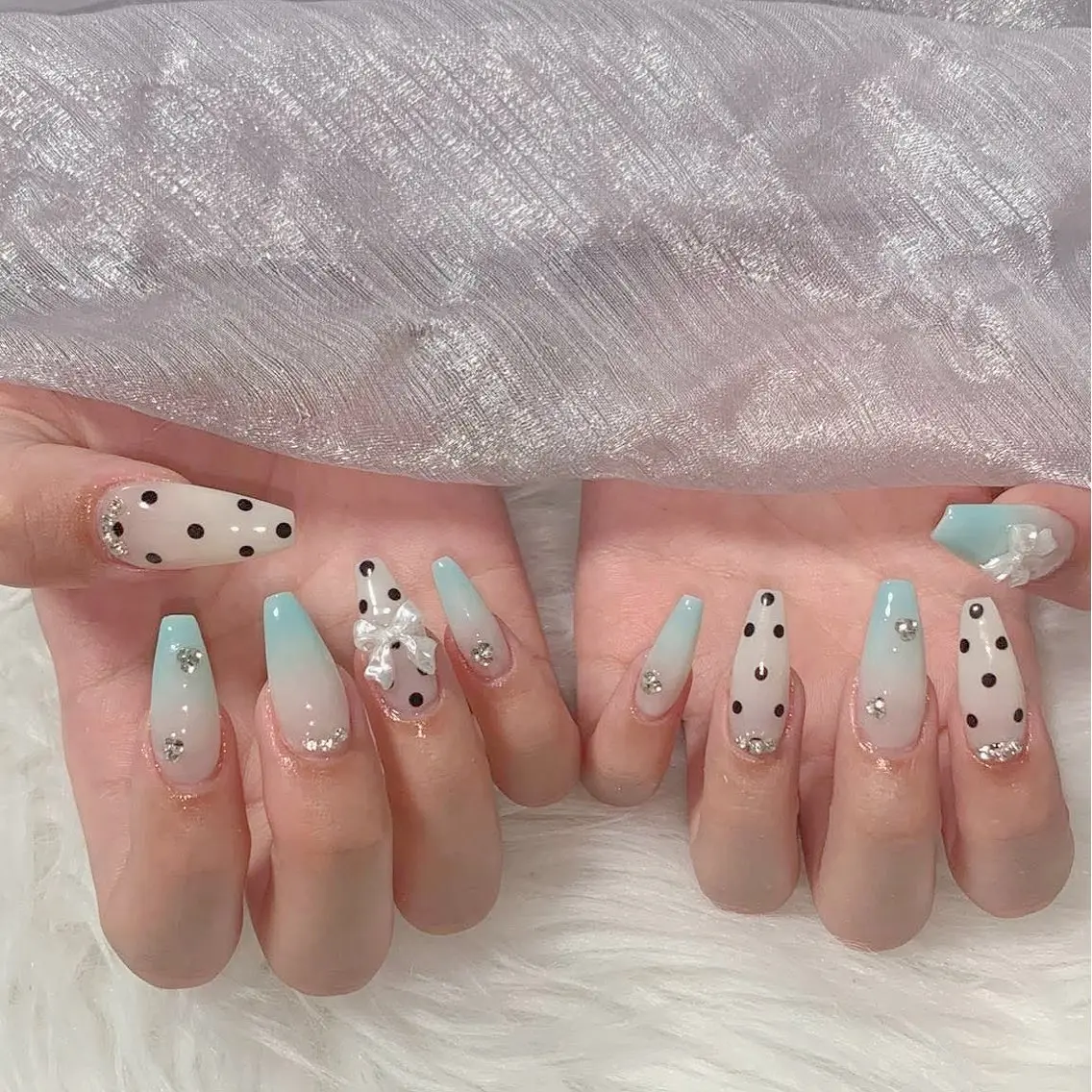 ネイル オーロラネイル クリアネイル 成人式 フラッシュネイル ジェルネイル ハンドネイル Amee Nail Salonのネイルデザイン