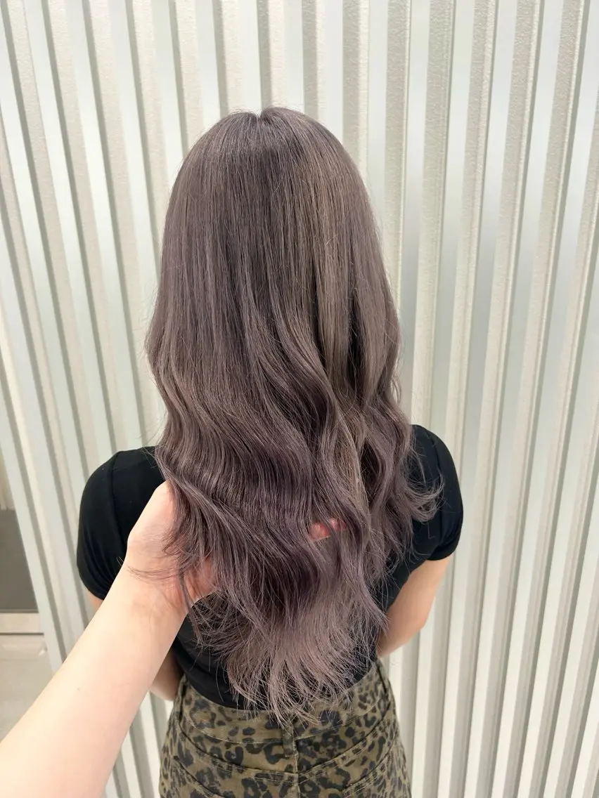 セミロング ヘアカラー あやめ🪽 オリーブ/ハイトーンのヘアスタイル