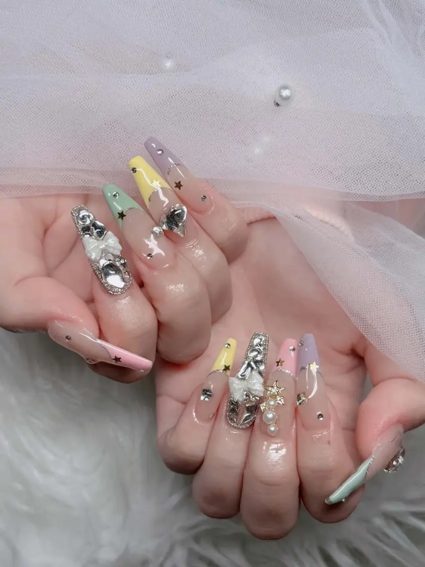 ネイル チークネイル フレンチネイル キラキラネイル 韓国ネイル マグネットネイル ハンドネイル yuuna hbabynailのネイルデザイン