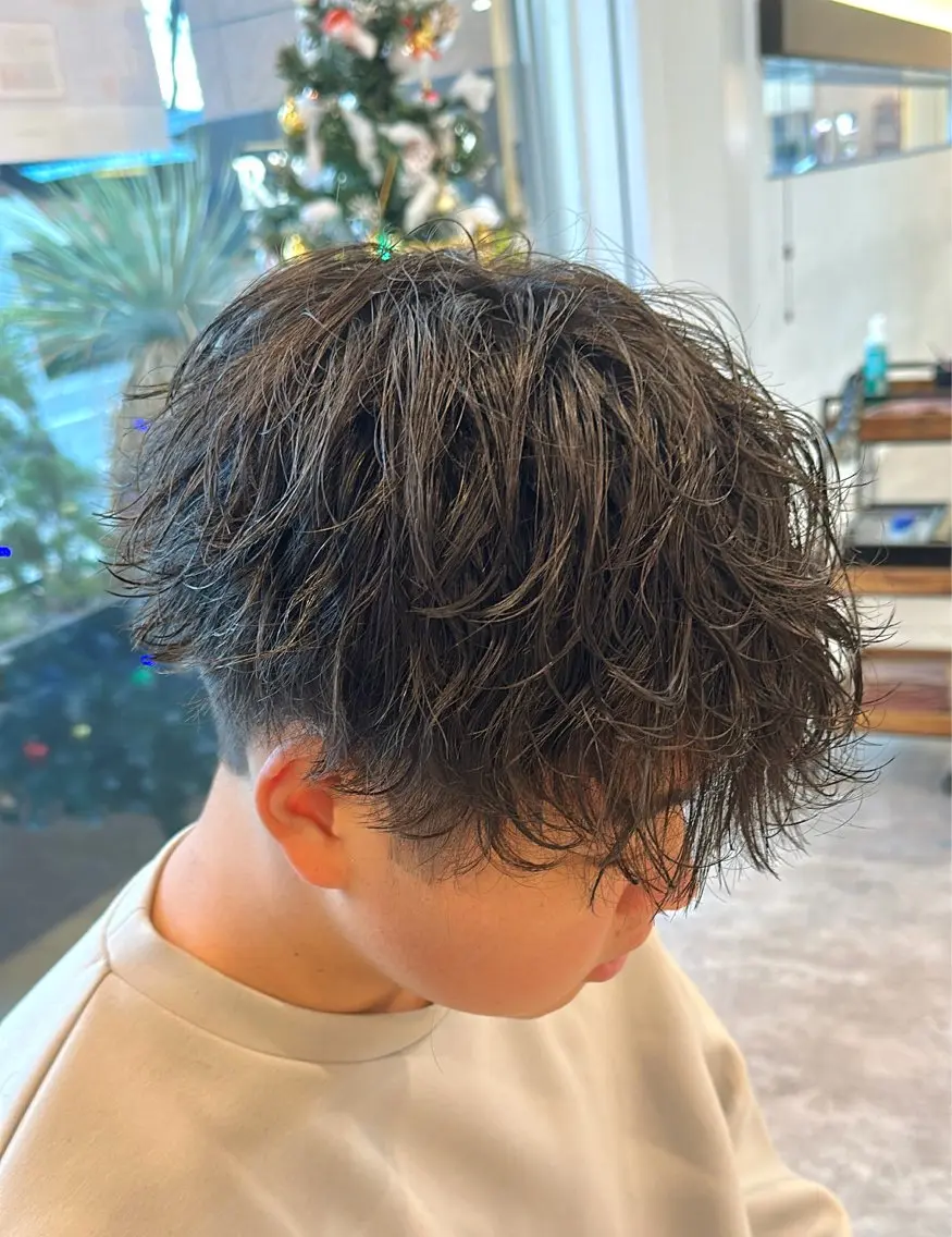 ショート パーマ メンズ メンズパーマ 波巻きパーマ RICHAIR 長嶺旬佑のヘアスタイル