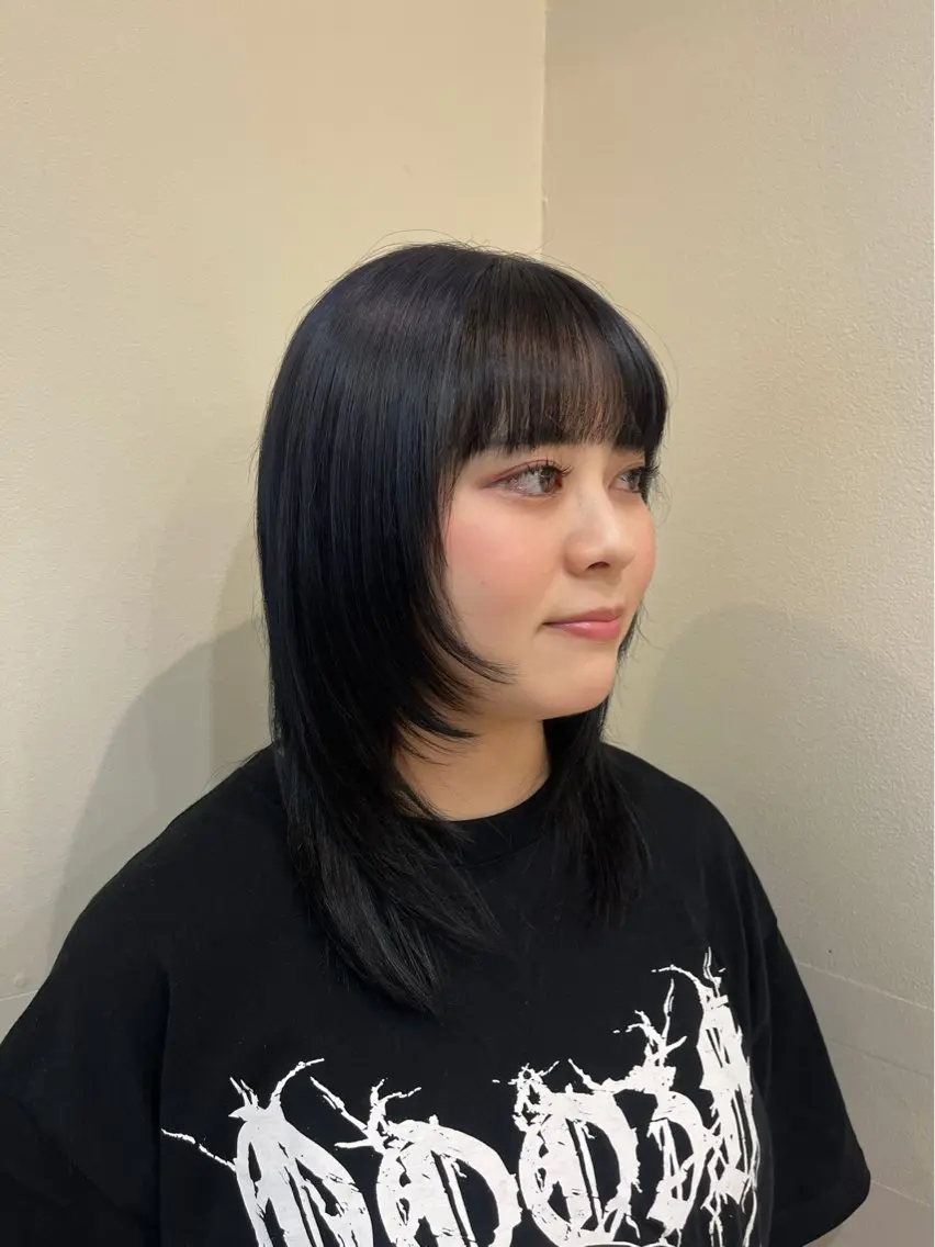 カラー 黒髪 ブリーチ ブルーカラー ブルーブラック ネイビーカラー The B/ オガワラナのヘアスタイル