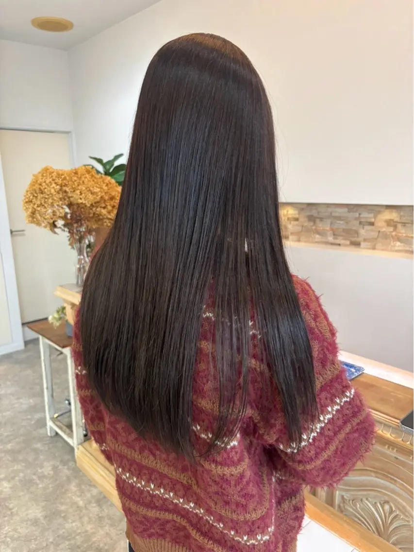 ロング ヘアカラー 富永 亜優のヘアスタイル