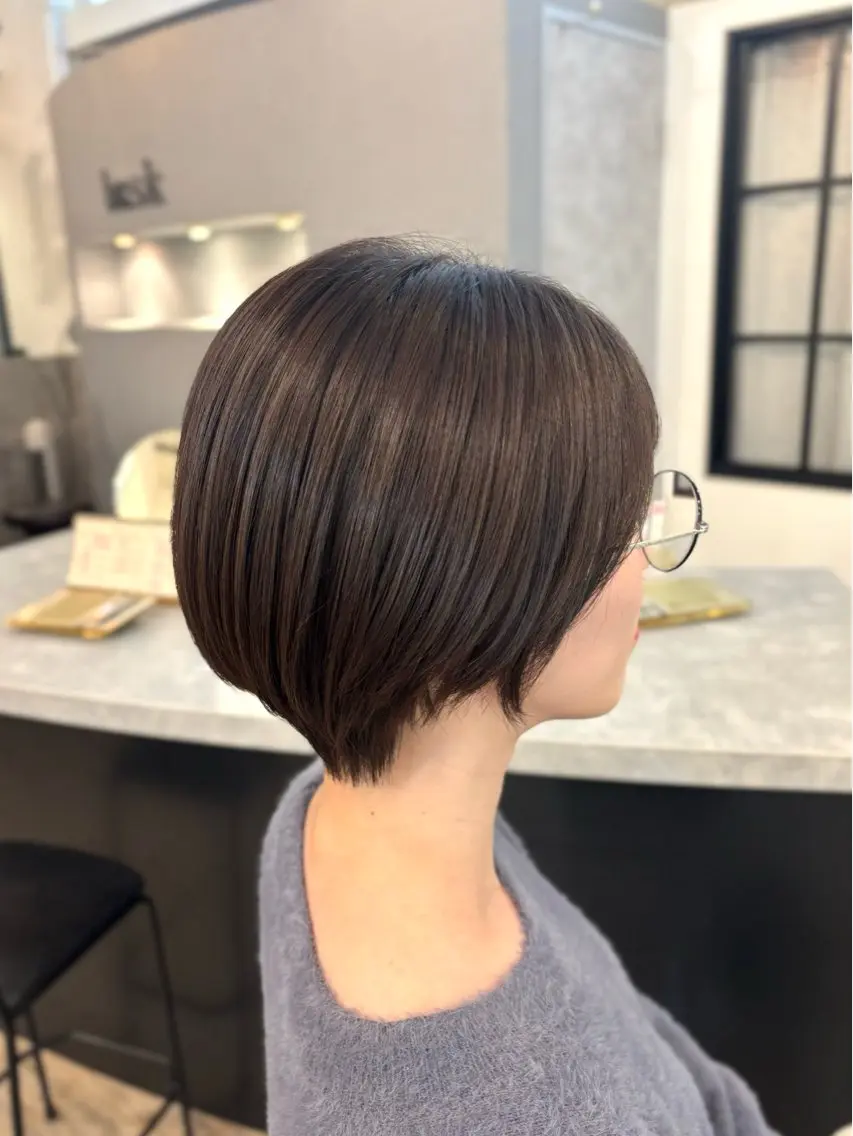 ショート カット ヘアカラー トリートメント VISAGE ba.sk 金子詩帆のヘアスタイル