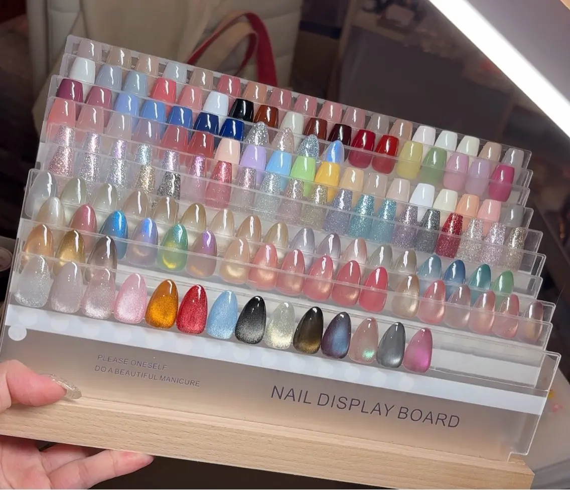 ネイル オーロラネイル フラッシュネイル ジェルネイル ラメ(グリッター) マグネットネイル Lily Nailのネイルデザイン