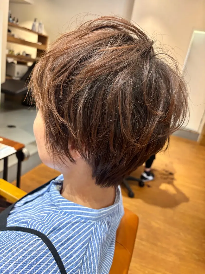 ショート カラー カット ヘアカラー 秋野 遥のヘアスタイル