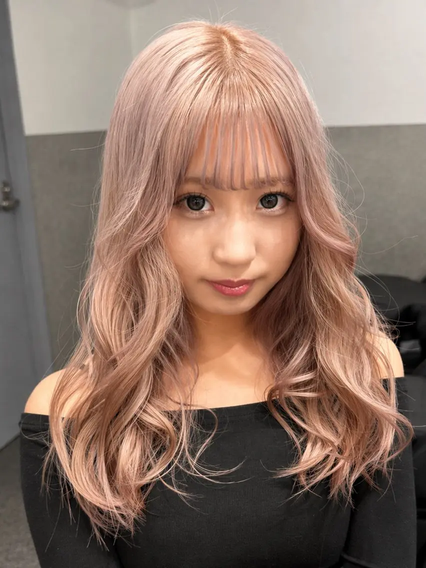 ロング カラー ベージュカラー ミルクティーベージュ ヘアカラー ハイトーン🪼派手髪 mahoのヘアスタイル