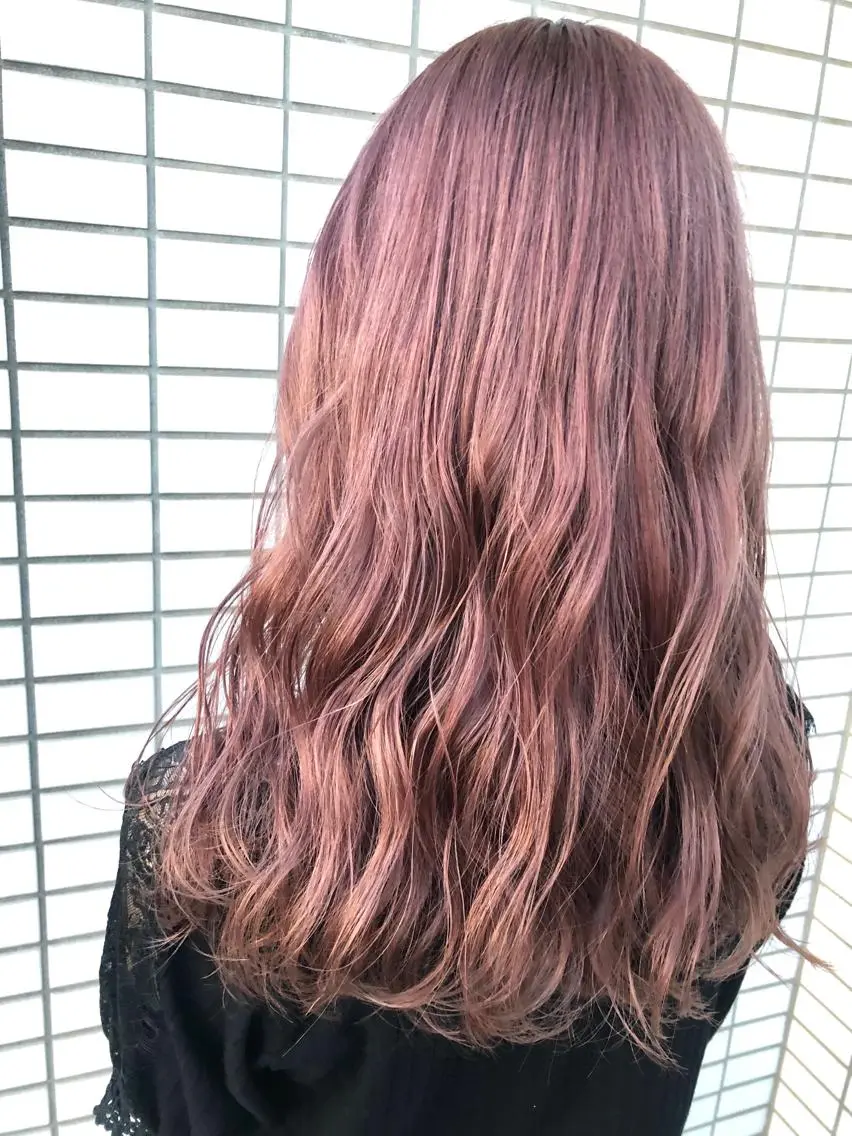 【派手髪🌹 】ダブルカラー×色持ちトリートメント🌈の写真