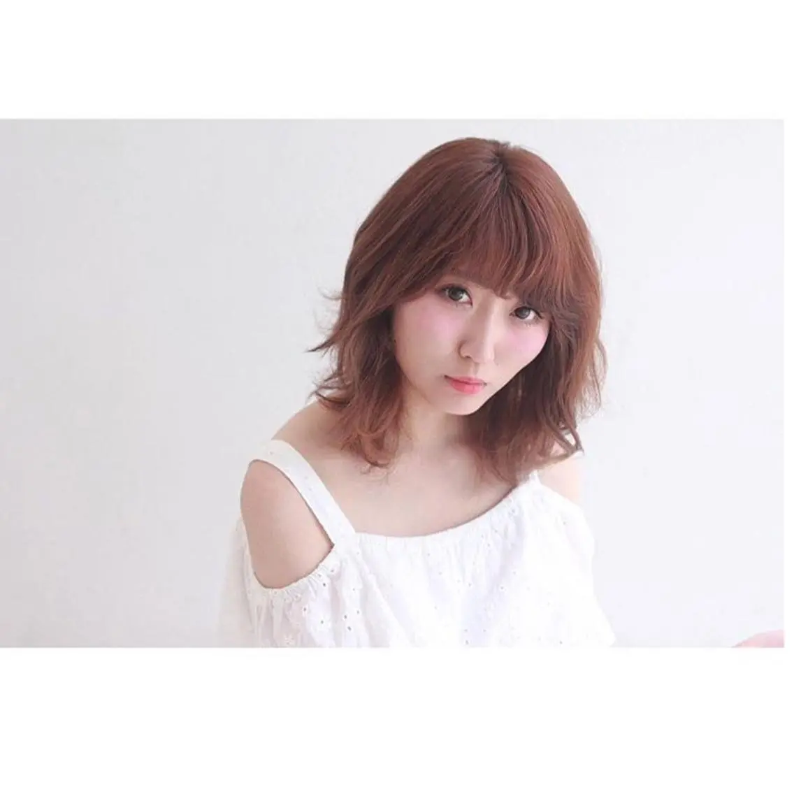 ミディアム パーマ 高木 麻知子のヘアスタイル