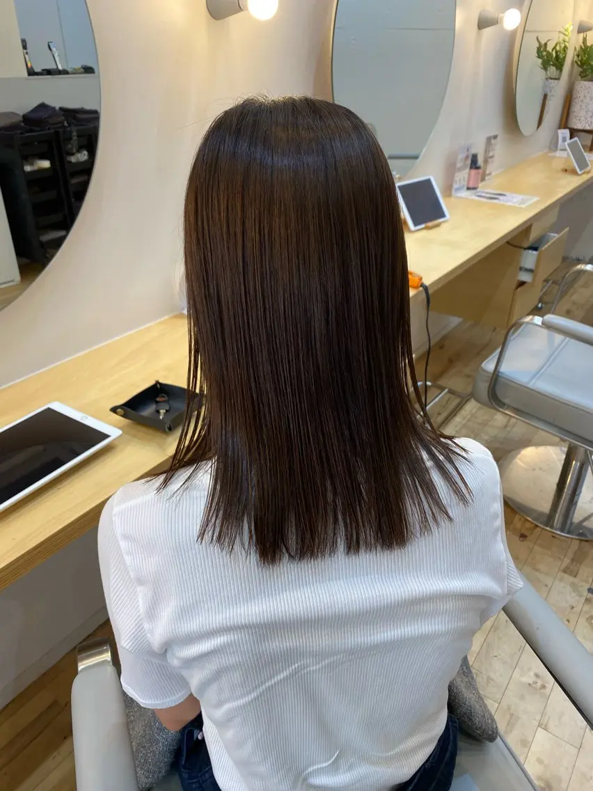 セミロング 酸性ストレート 艶カラー／ストレート かとうゆうき🍯のヘアスタイル