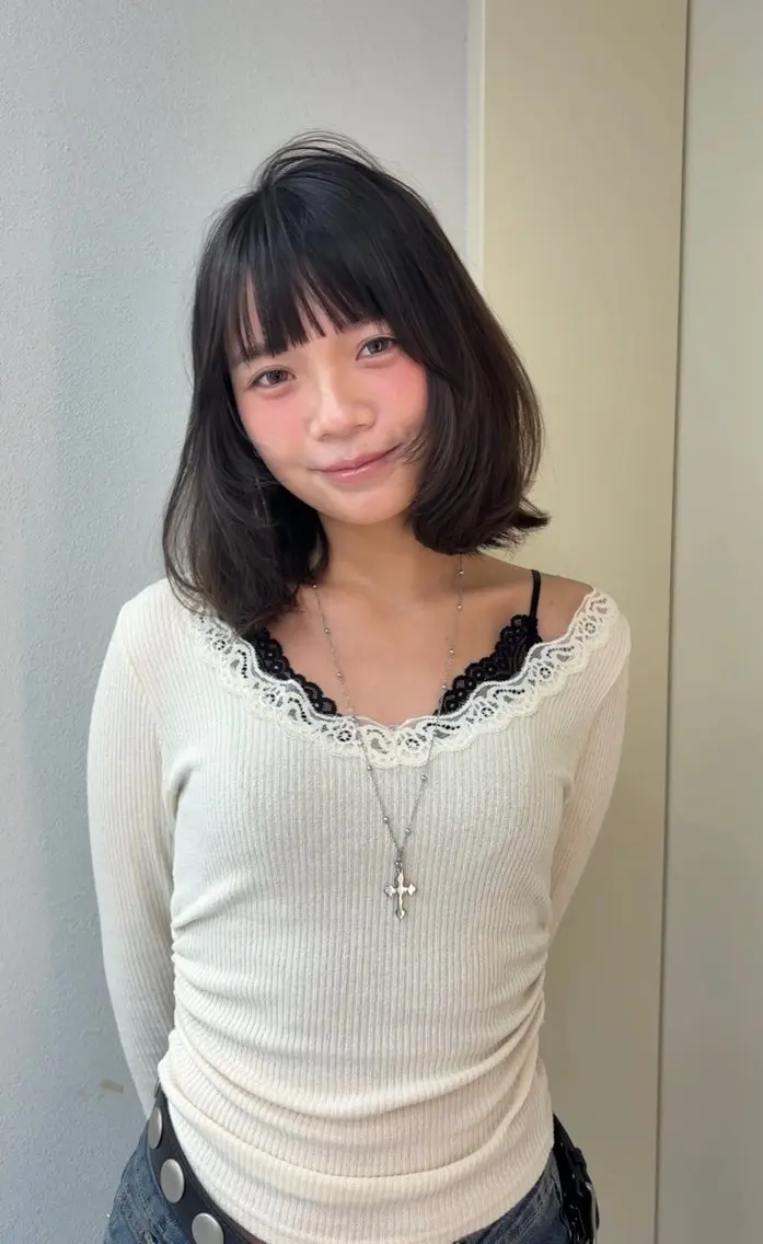 ミディアム カット ヘアカラー トリートメント ブリーチなし透明感 🪄aoi🤎のヘアスタイル