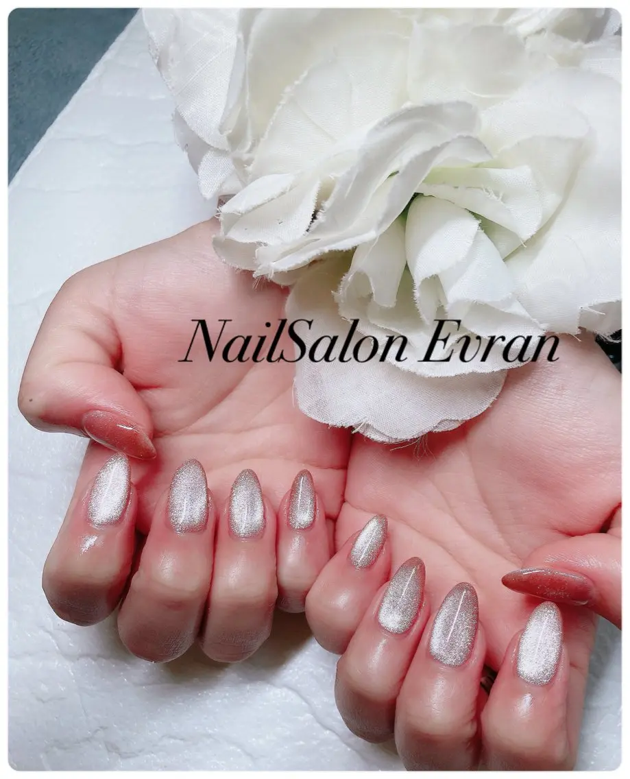 ネイル アートネイル フレンチネイル マグネットネイル 持ち込み ニュアンスネイル ハンドネイル Nail salon Evranのネイルデザイン
