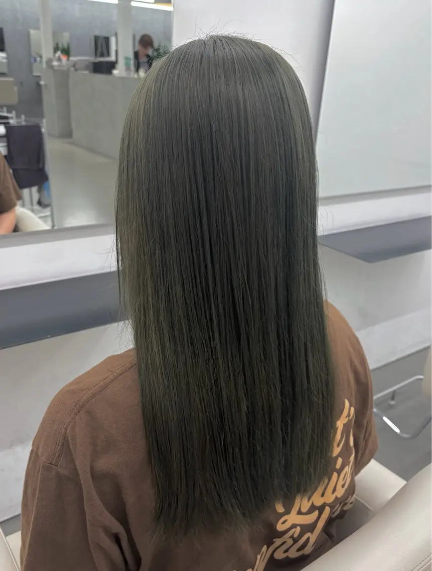 カラー ベージュカラー ブリーチ ヘアカラー 淺野 里音のヘアスタイル