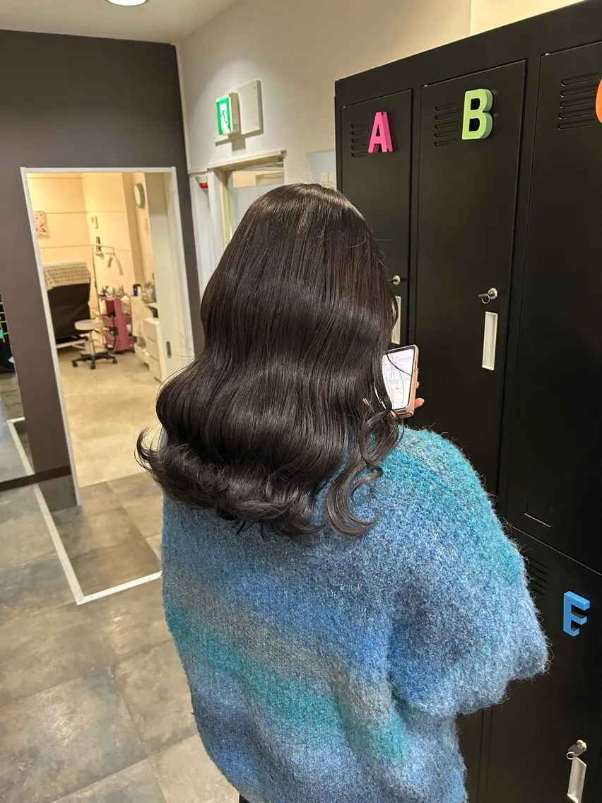 セミロング 吉村 夏椰のヘアスタイル