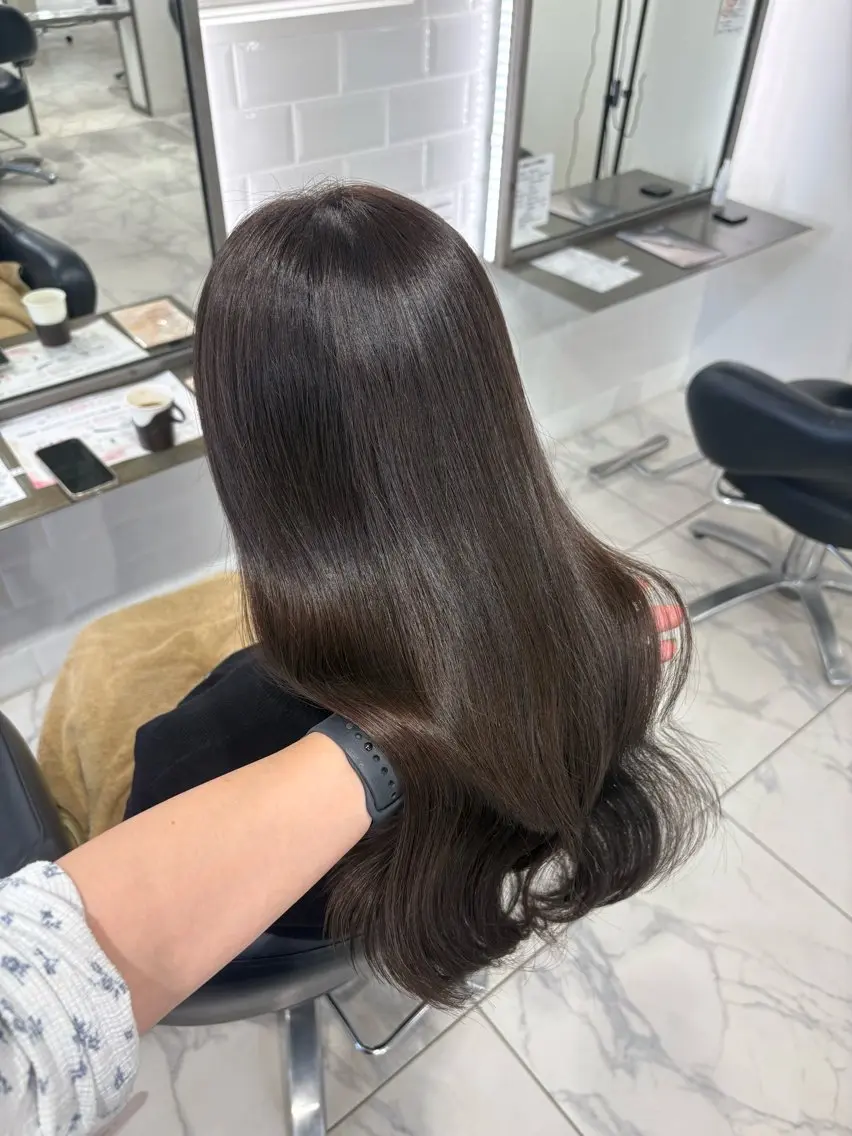 ロング カラー グレージュ ラベンダーカラー ラベンダーグレージュ ラベンダーグレー ヘアカラー 透明感艶カラー/ 岡田澪香のヘアスタイル