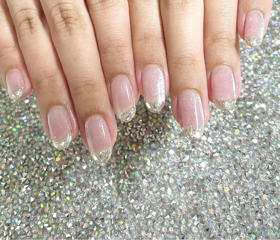 ミディアム BURGUNDY 🌹eriのネイルデザイン