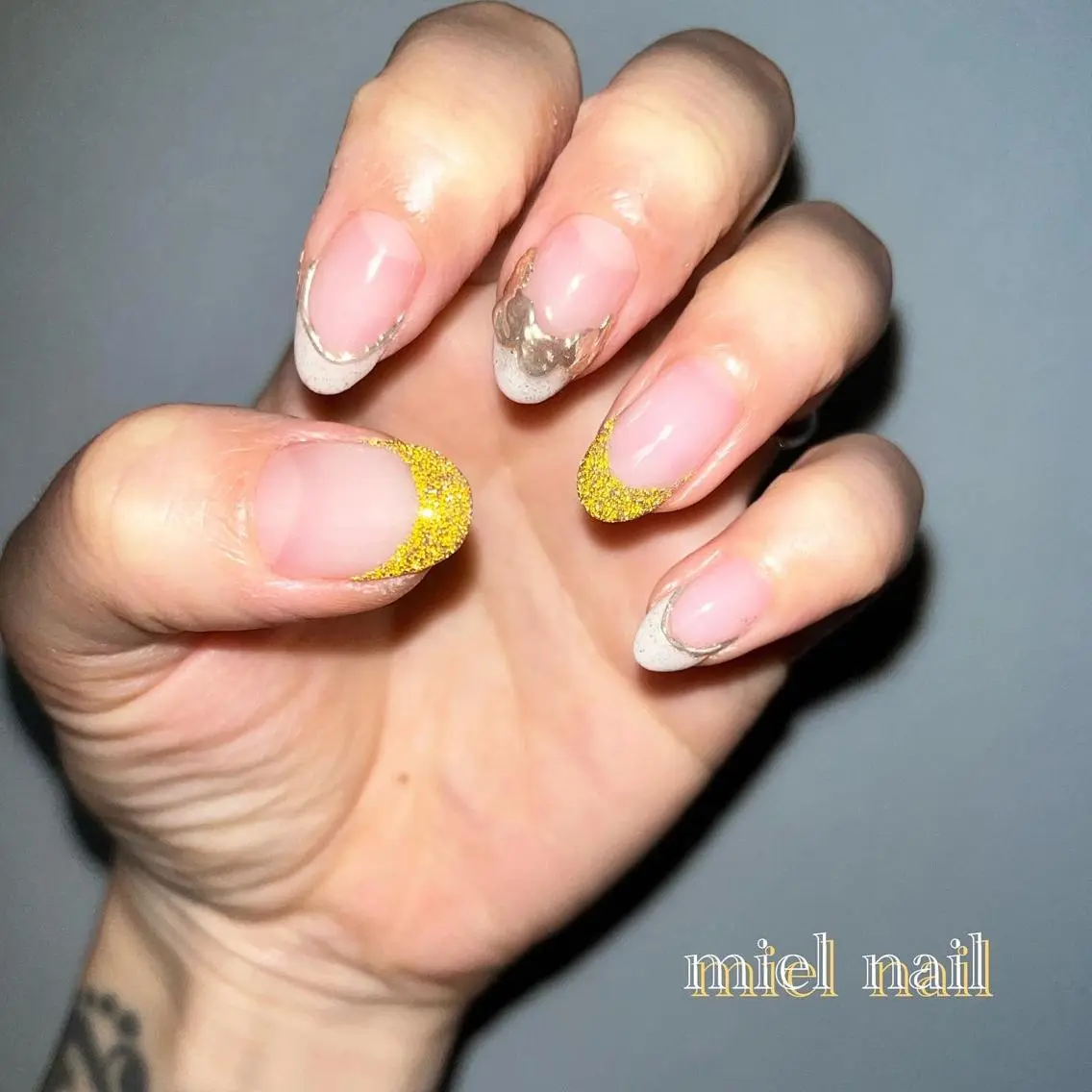 ネイル フラッシュネイル フレンチネイル ラメ(グリッター) 春ネイル 夏ネイル ハンドネイル miel nailのネイルデザイン