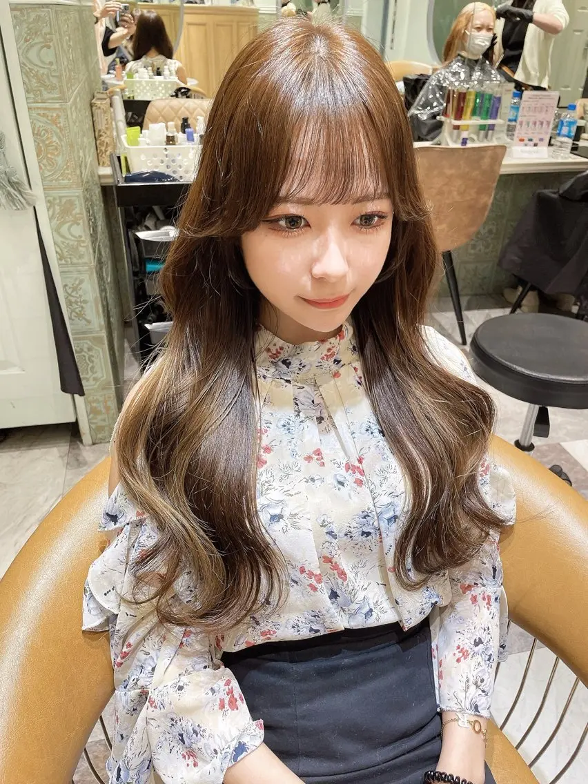 セミロング カラー ベージュカラー 黒髪 ブリーチ ブルーカラー ブルーブラック カット ヘアカラー トリートメント 木屋元一/透明感 /前髪/レイヤーのヘアスタイル