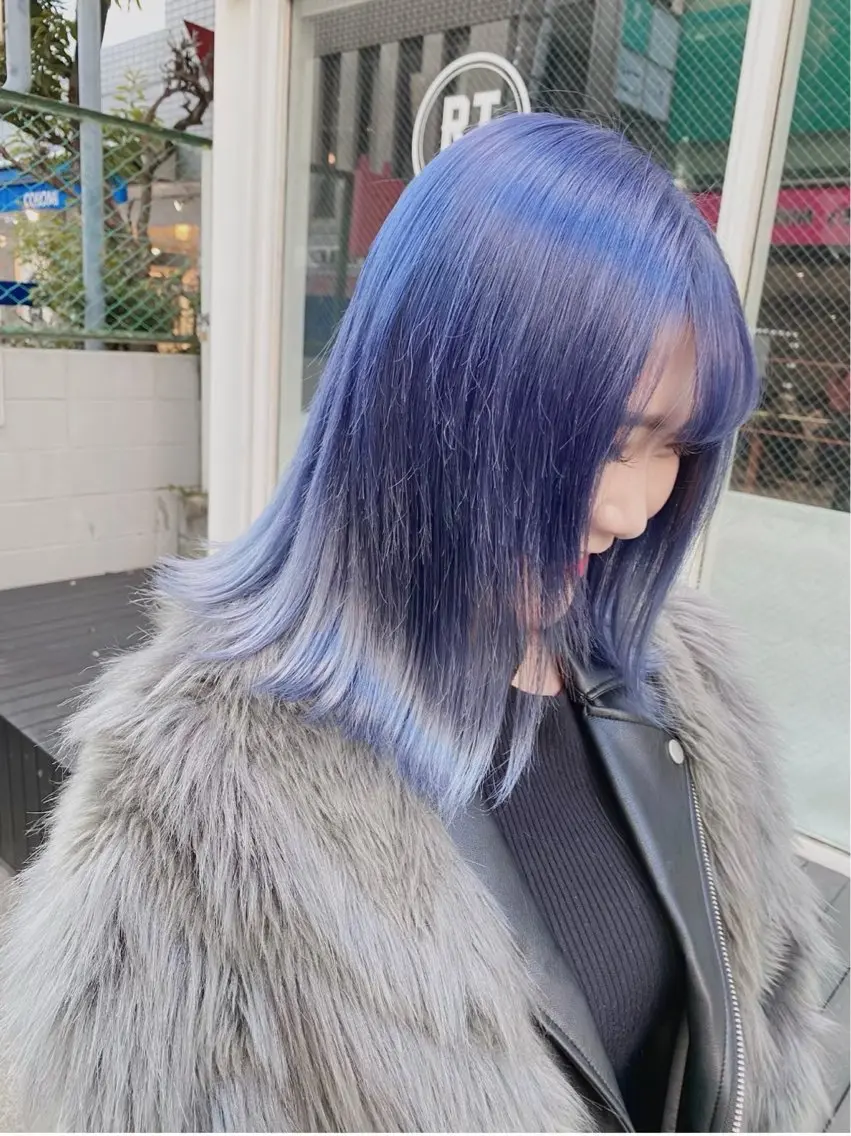ミディアム カラー アッシュ アッシュグレー ベージュカラー ブリーチ ブロンド 【ときめき屋さん🎀 ハイトーン大和🎀】のヘアスタイル