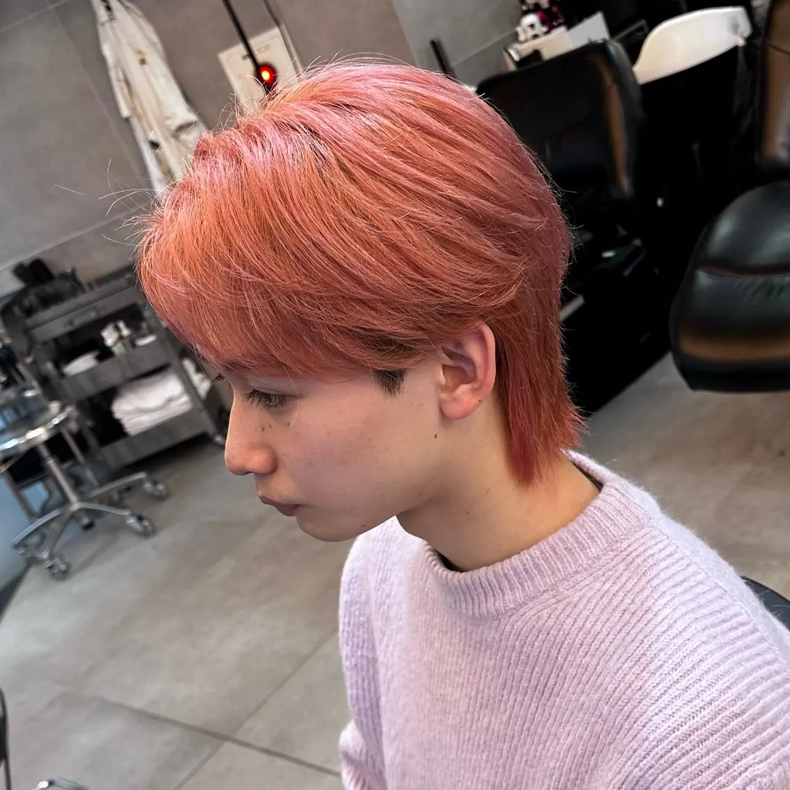 カラー メンズ メンズブリーチ センターパート メンズハイトーン メンズウルフカット ブリーチ カット ヘアカラー メンズパーマの達人 KAITOのヘアスタイル
