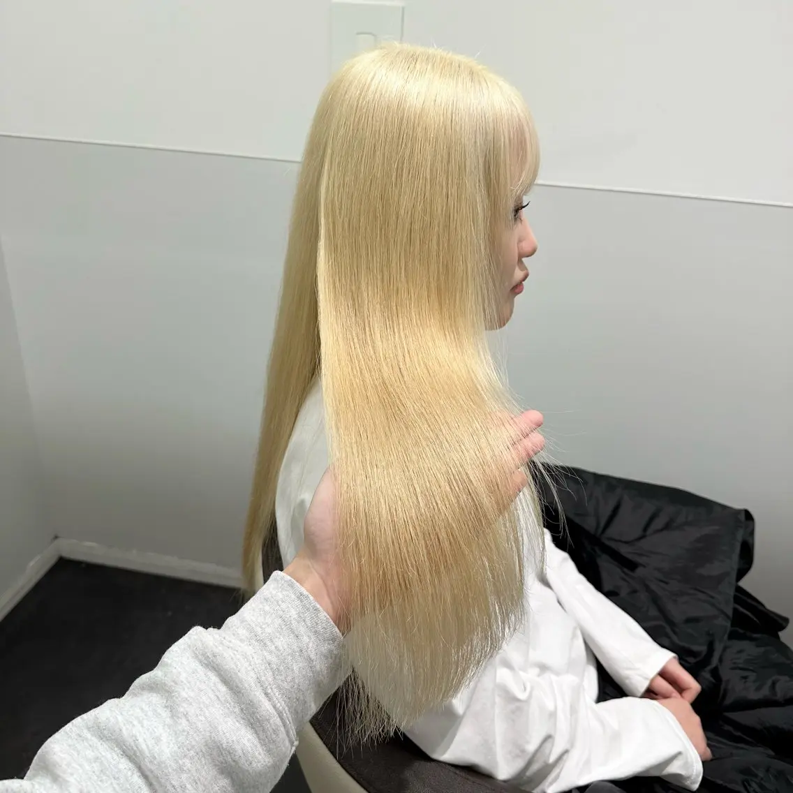 セミロング カラー ヘアカラー 💫艶ハイトーン×髪 質改善💫リュウトのヘアスタイル