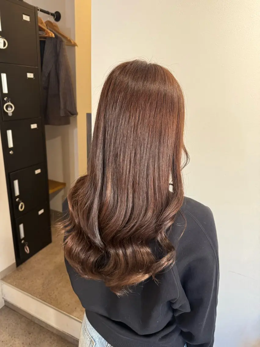 ロング ヘアカラー トリートメント 明 (めい)のヘアスタイル