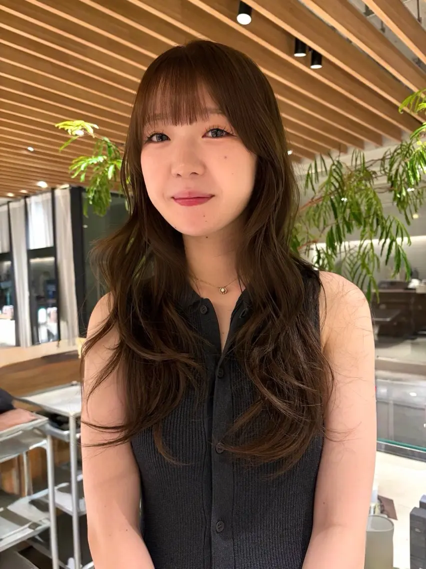 カラー ベージュカラー 透明感カラー オリーブベージュ ヘアカラー 大庭 鈴歌のヘアスタイル