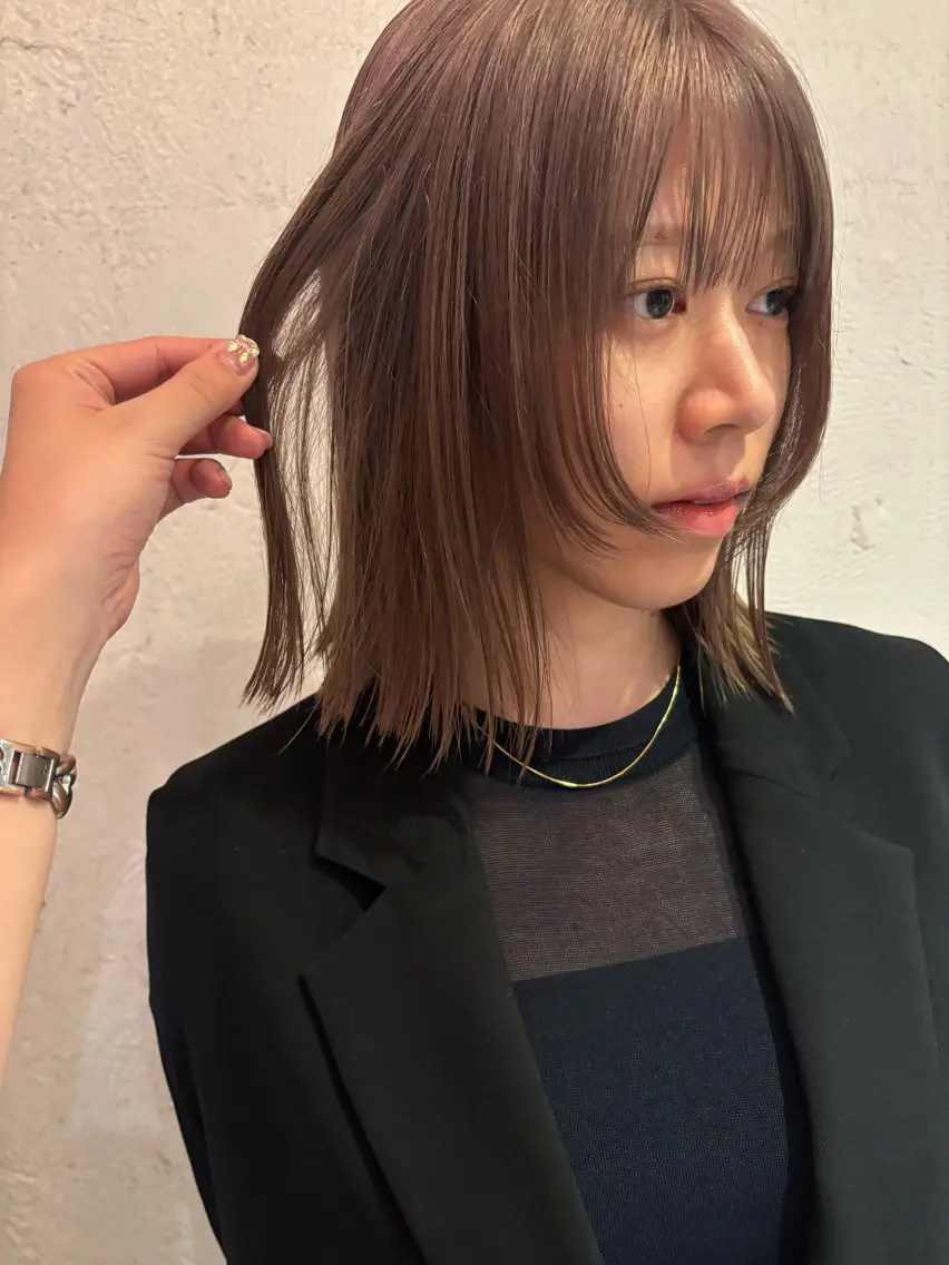 ミディアム カラー ベージュカラー 透明感カラー カット ヘアカラー Iwai sのヘアスタイル