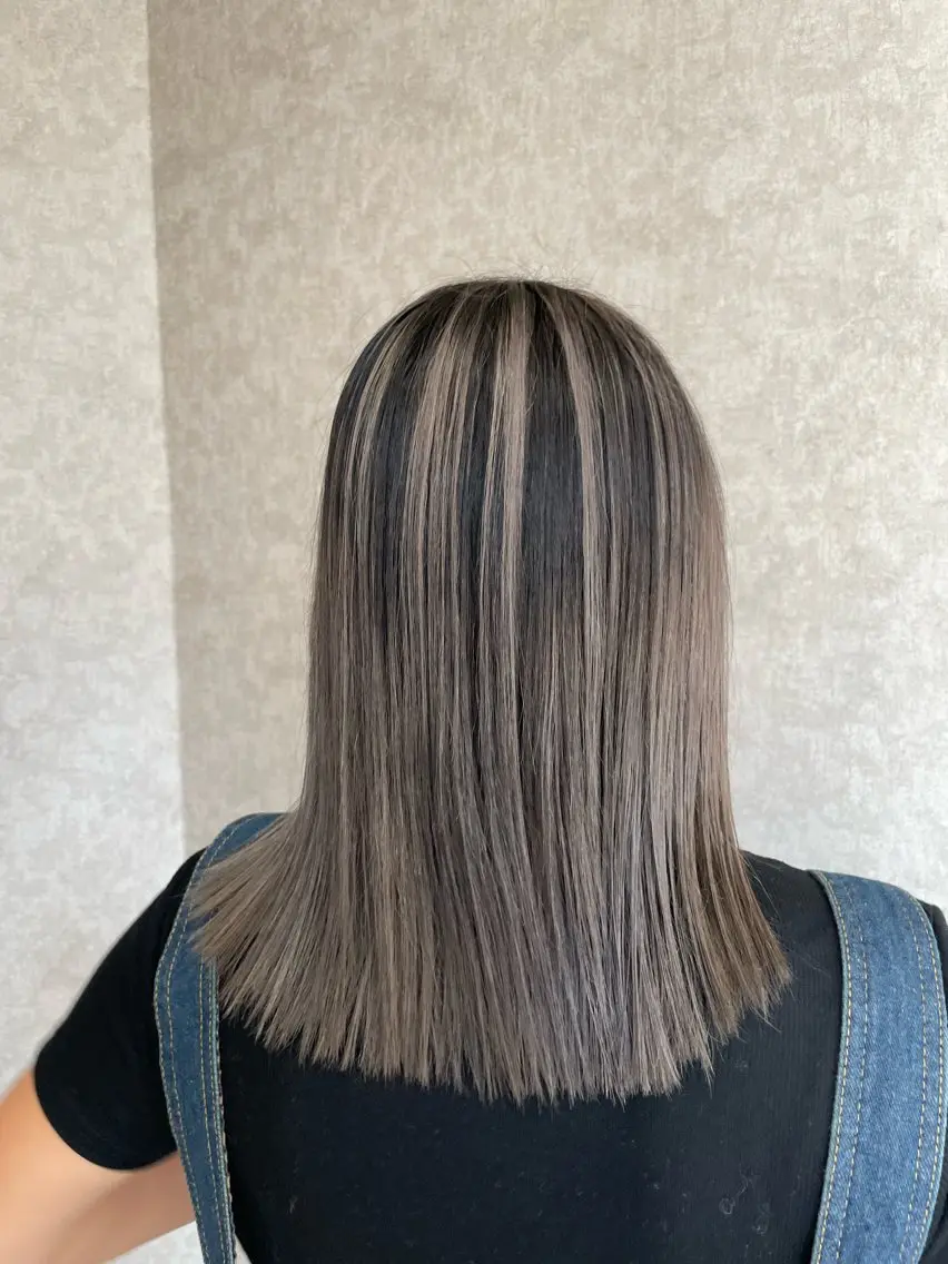 ミディアム カラー バレイヤージュ ベージュカラー ブリーチ ケアブリーチ グレージュ ヘアカラー バレイヤージュ特化| Takuのヘアスタイル
