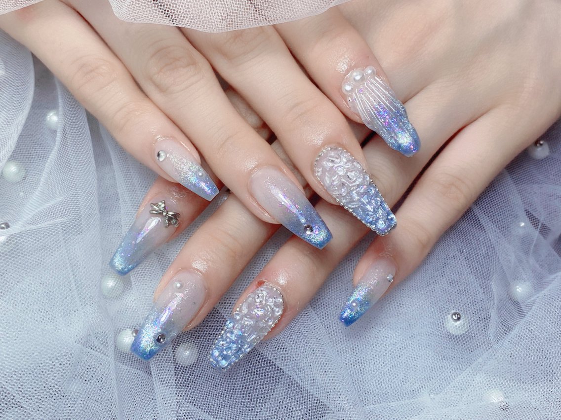ネイル Yuna✨ Saran Nailのネイルデザイン