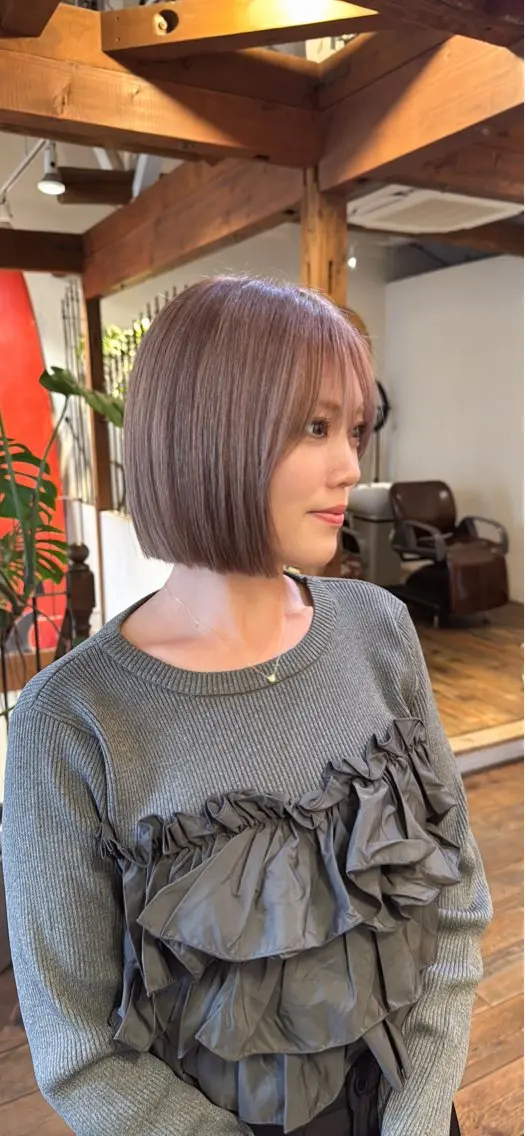 ショート カラー ベージュカラー ブリーチ ラベンダーカラー ラベンダーベージュ ボブ ヘアカラー utimura itsukiのヘアスタイル