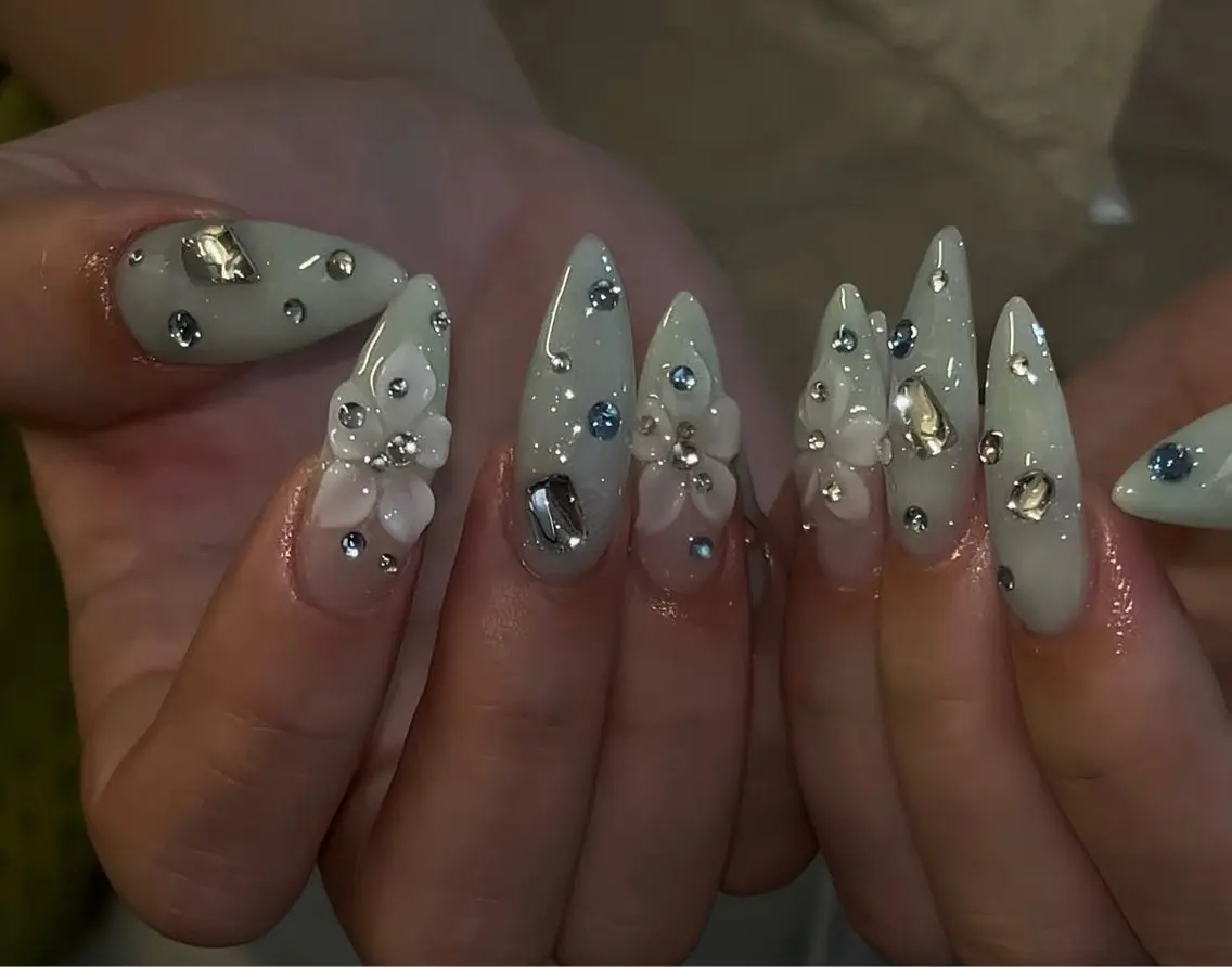 ネイル ハンドネイル NiJi Nailsのネイルデザイン