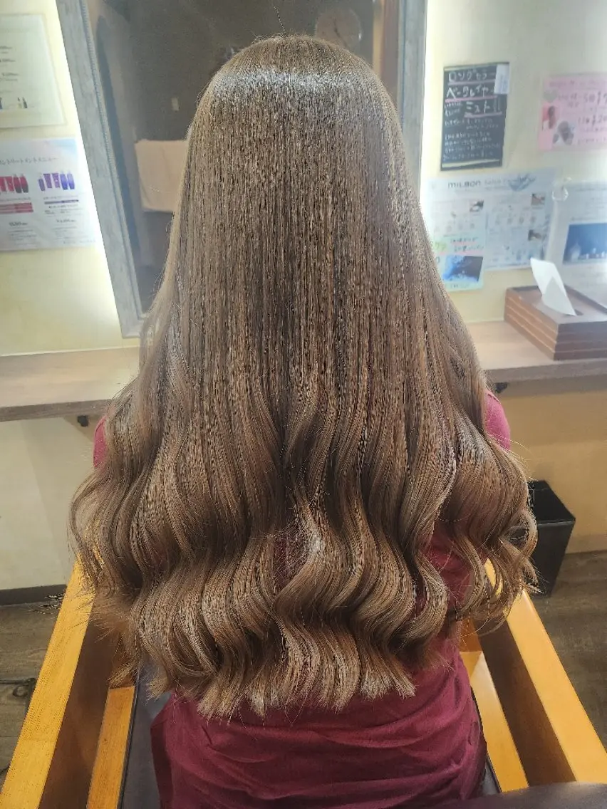 ロング ヘアアレンジ カラー ブリーチ グレージュ ブリーチなしカラー ロング カット ヘアカラー トリートメント 田井中 悠紀のヘアスタイル