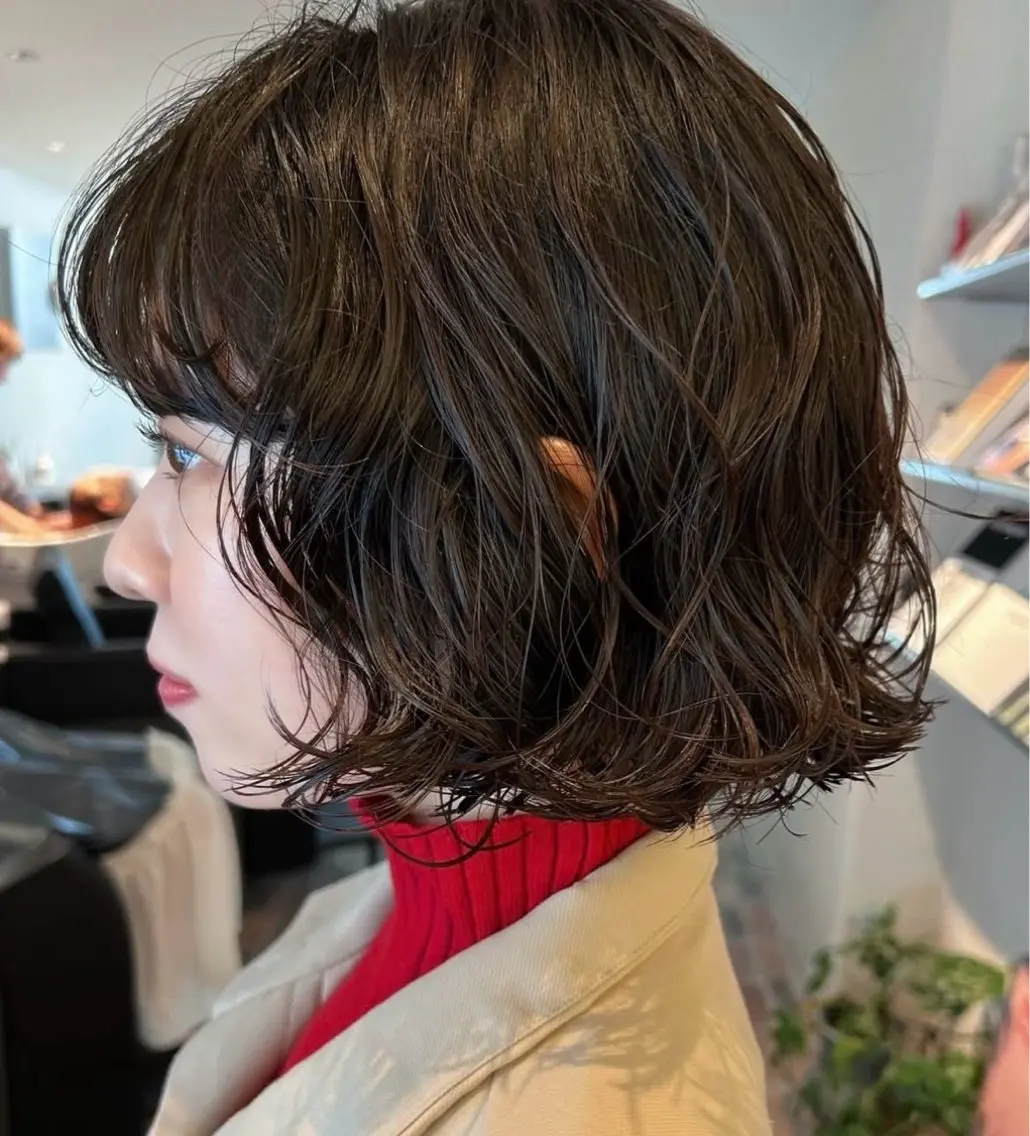 ミディアム パーマ 時森 咲良のヘアスタイル