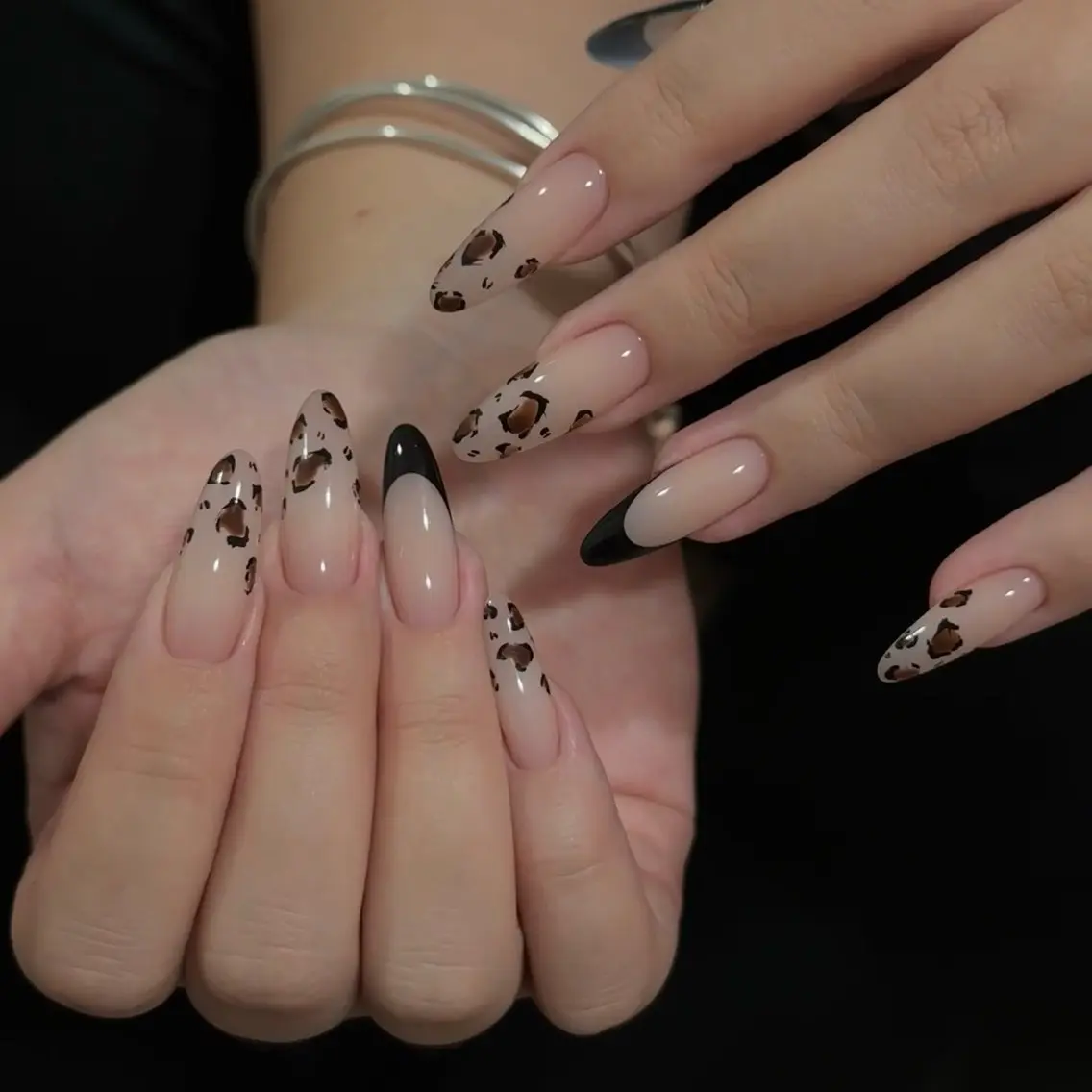 ネイル アートネイル オーロラネイル チークネイル フレンチネイル ガラスフレンチ 🎀YooLi Nail salonのネイルデザイン