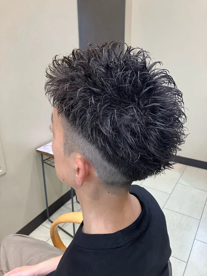 メンズ メンズパーマ 刈り上げ 吉田 健吏のヘアスタイル