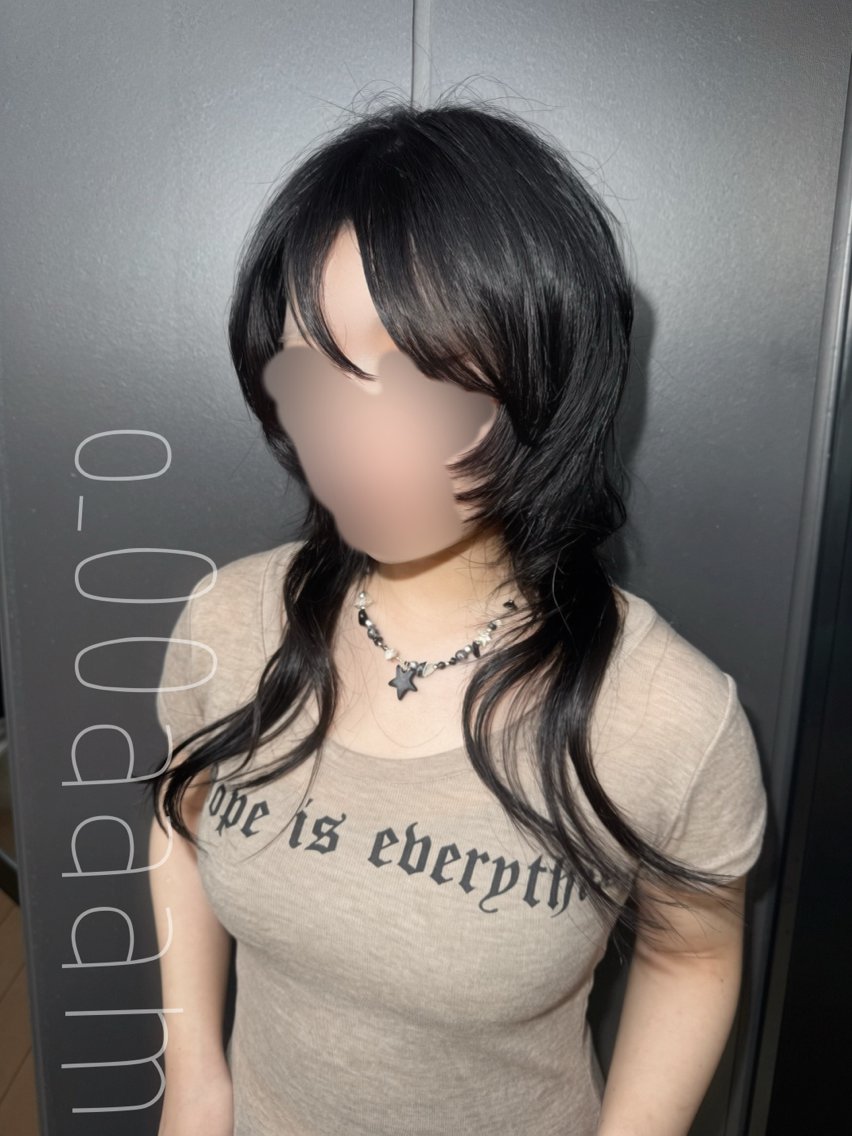 ロング カラー ロングレイヤー 黒髪 ハッシュカット ハイレイヤー レイヤーカット カット ヘアカラー ウルフカット レイヤーカットのヘアスタイル