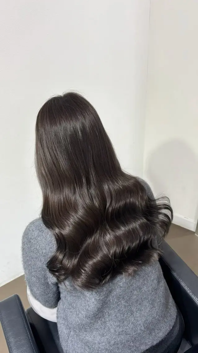 ロング カラー ヘアカラー トリートメント 【ioe 岡本】 🎀NOKO🎀のヘアスタイル