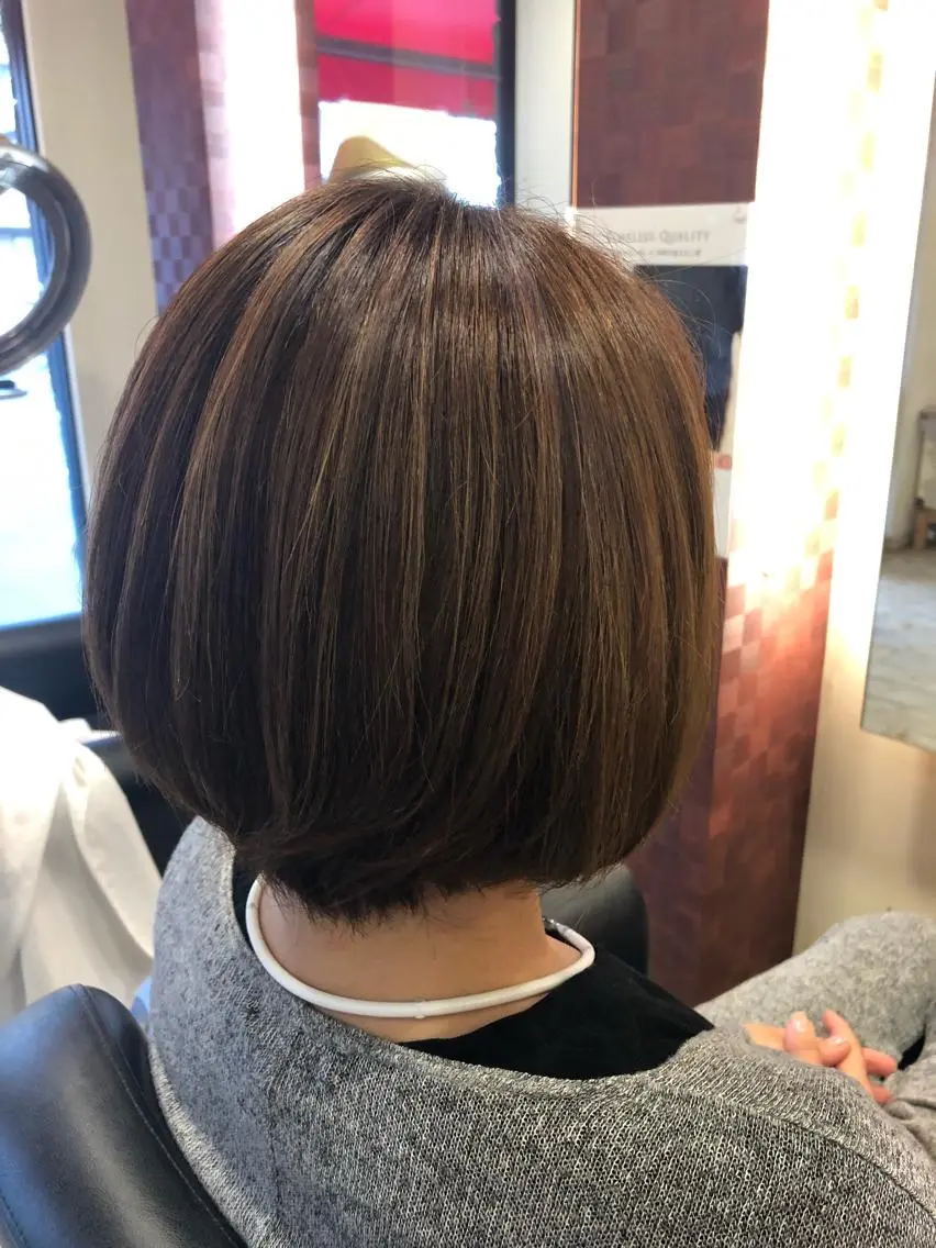 カット(ブロー込み)。顔の輪郭に合わせてお似合いのスタイルを提案。小顔効果ありのボブスタイルか人気!の写真