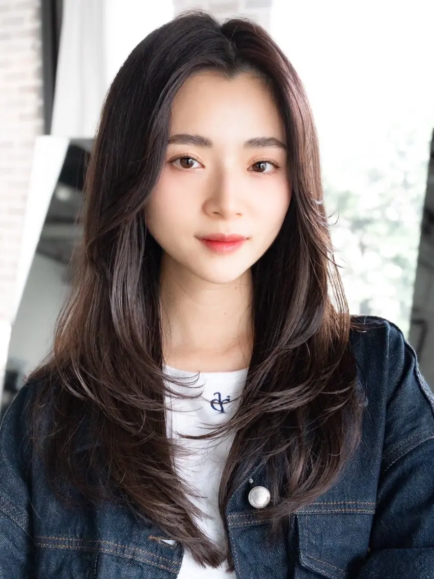 ロング カラー 顔周りカット レイヤーカット トリートメント カット ヘアカラー トリートメント まとまるレイヤー カット/透明感カラーのヘアスタイル