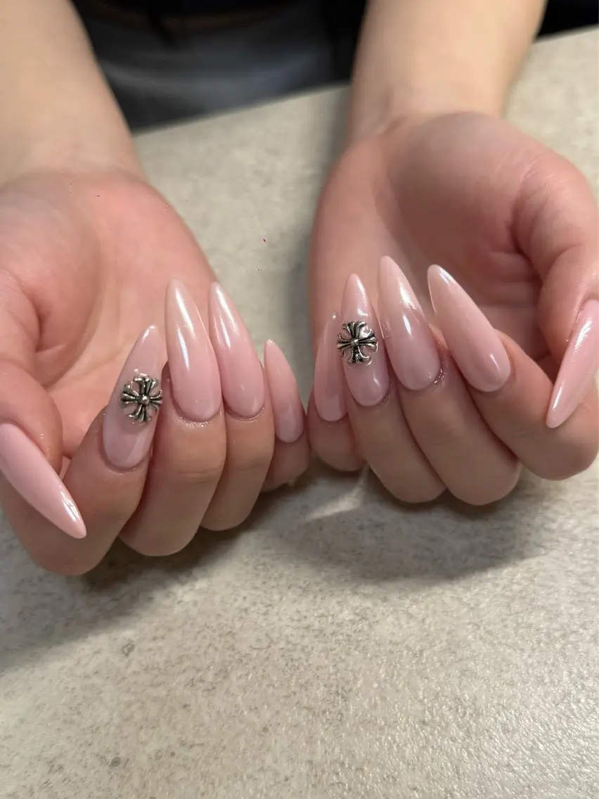 ネイル ハンドネイル ネイルルーム チャームのネイルデザイン